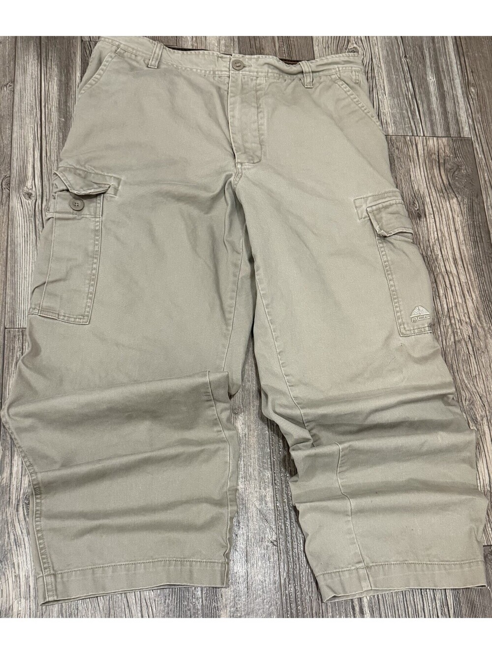vintage Nike ACG cargo pants Measured 34-29